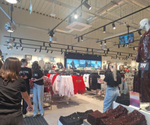 Na to czekały tysiące tarnogórzan. Park handlowy S1 w Tarnowskich Górach w końcu otwarty. Promocje i DJ rozkręcają to miejsce