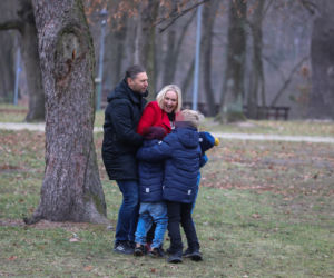Tak całuje gwiazda PiS