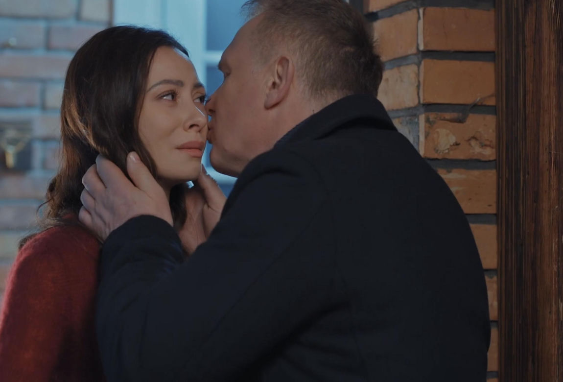 M jak miłość. Joanna (Dominika Sakowicz), Artur (Robert Moskwa)