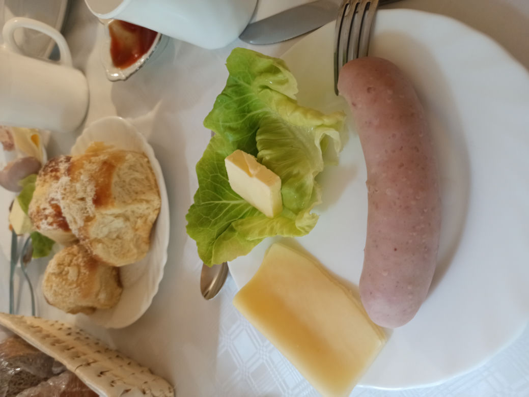 Posiłki w sanatorium. Tym nas karmią na śniadanie, obiad i kolację
