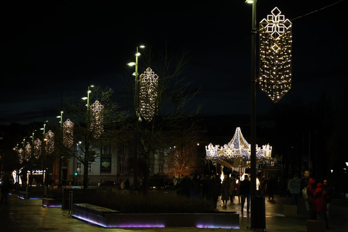 Drugi dzień świąt w centrum Lublina. Deszczowa pogoda nie odstraszyła spacerowiczów!