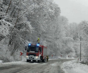 Uszkodzone dachy i ludzie odcięci od prądu. Najtrudniejsza sytuacja na Podkarpaciu