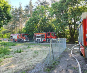 Gigantyczny pożar domu w Grudziądzu! Na miejscu 13 zastępów straży pożarnej [ZDJĘCIA]