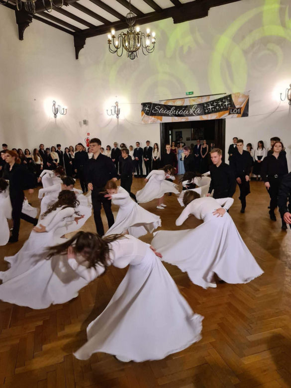 Studniówka I Liceum Ogólnokształcącego im. Adama Mickiewicza w Olsztynie [ZDJĘCIA]