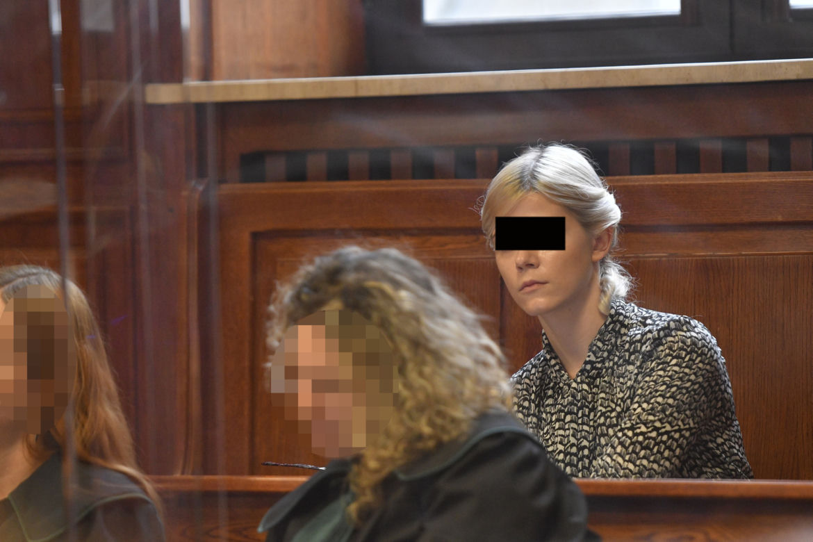 Młodziutka prawniczka Karolina B. z Warszawy oskarżona o zamordowanie ukochanego. Wiemy jak zginął Igor. "Ten nóż wszedł jak w masło"
