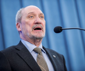 POLACY CHCĄ DYMISJI MACIEREWICZA