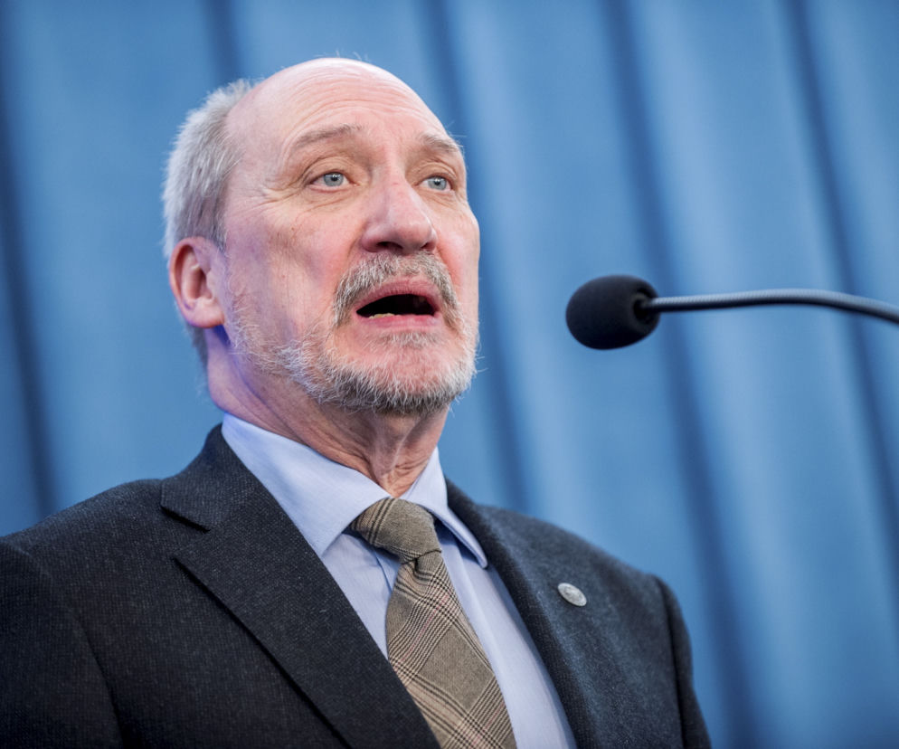POLACY CHCĄ DYMISJI MACIEREWICZA