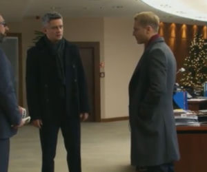 M jak miłość odc. 1055. Adam Werner (Jacek Kopczyński), Wiktor Żak (Piotr Grabowski), Andrzej Budzyński (Krystian Wieczorek)