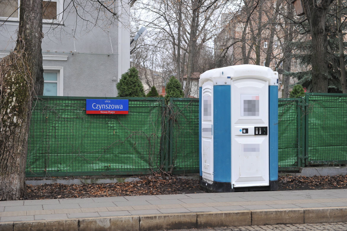  Śmieciowy absurd przy Czynszowej. Nie ma miejsca na altanę śmietnikową 