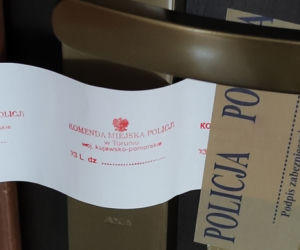 Spokojny syn i matka pozbijali się nawzajem. Sąsiedzi są w szoku i nie mogą w to uwierzyć.