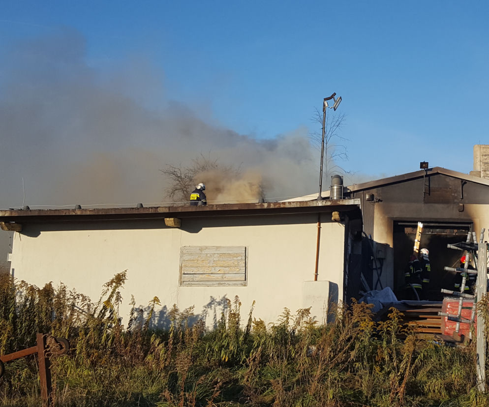 Pożar w hali magazynowej w Lipinach
