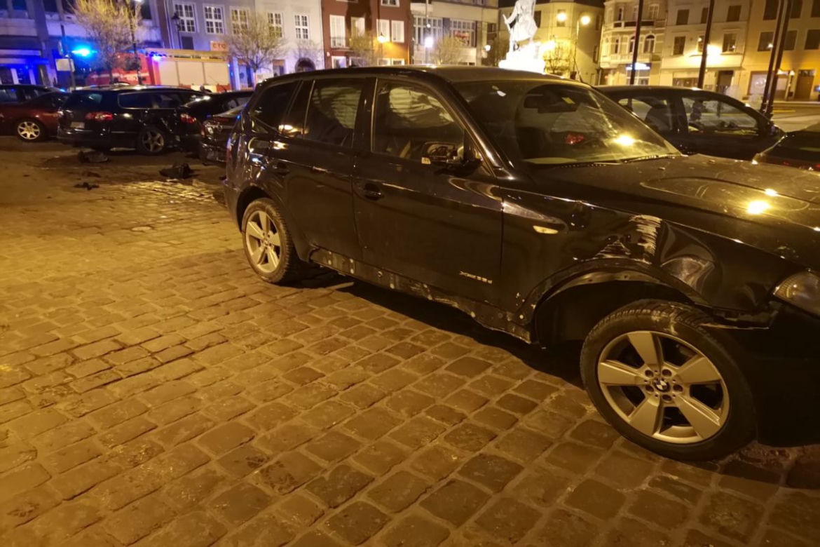 Wariacki, nocny rajd w Grudziądzu. Kierująca BMW wjechała do... domu towarowego