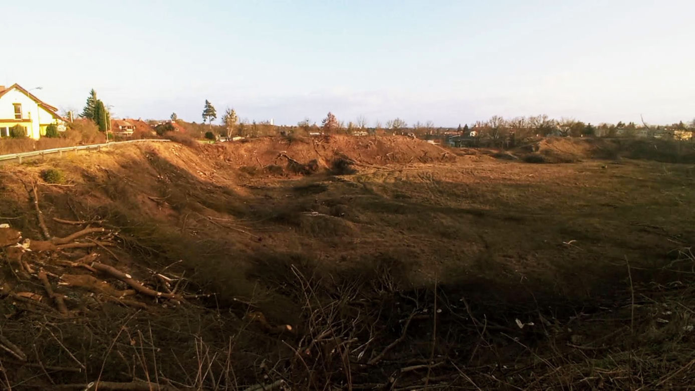 Wielki krater na Pogodnie