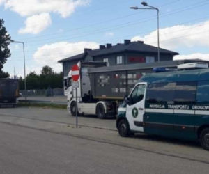 Radom: O kilka ton zboża za dużo! Kierowców ukarano mandatami