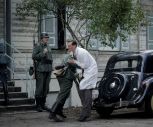 Wojenne dziewczyny 4 odc. 45. doktor Andrzej Janowski (Sebastian Jasnoch)
