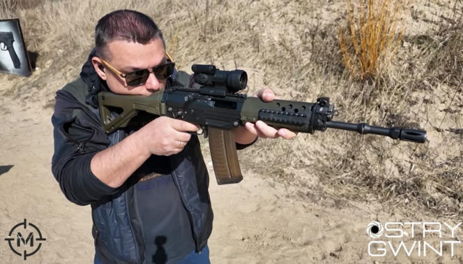 Karabin SIG 553 - niezawodność Kałasznikowa w szwajcarskim wydaniu