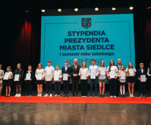 Najzdolniejsi uczniowie odebrali stypendia Prezydenta Miasta Siedlce