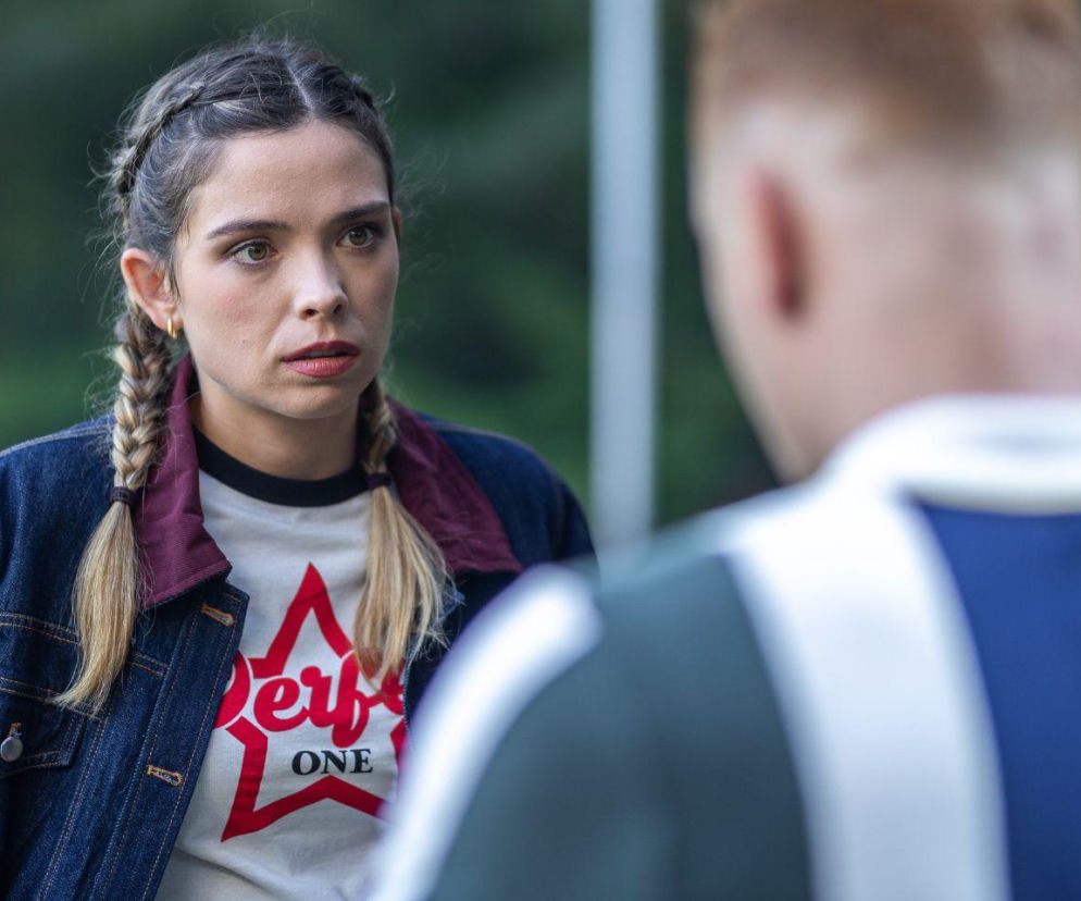 Młode gliny, odcinek 16: brutalne morderstwo prowadzi w sam środek interesów groźnego dilera