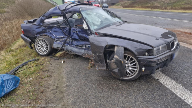 Dramatyczny wypadek na Mazowszu. 18-letni kierowca BMW w szpitalu