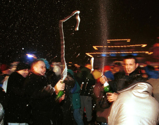 Sylwester w Warszawie sprzed lat. Tak stolica witała dawniej Nowy Rok