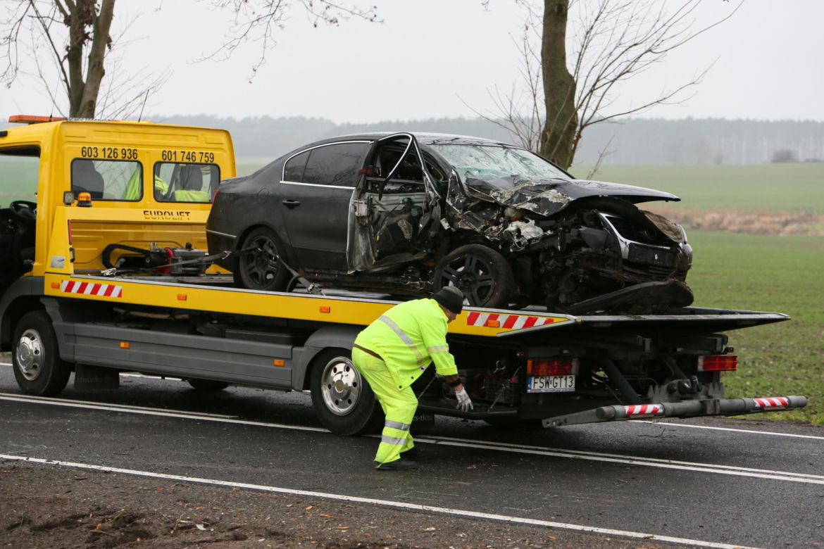 Wypadek obok Świebodzina. W samochodzie osobowym jechało 9 osób