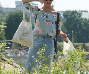 Ida Nowakowska sprząta nad Wisłą