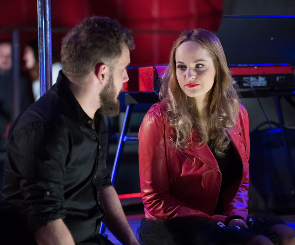 Na Wspólnej odc. 2718. Sandra (Michalina Robakiewicz), Miłosz (Maciej Piasny)