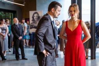 Zdrada, odcinek 1: Julia (Anna Karczmarczyk), Patryk (Dawid Ogrodnik)