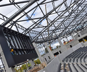 Montaż ekranów LED na szczecińskim stadionie