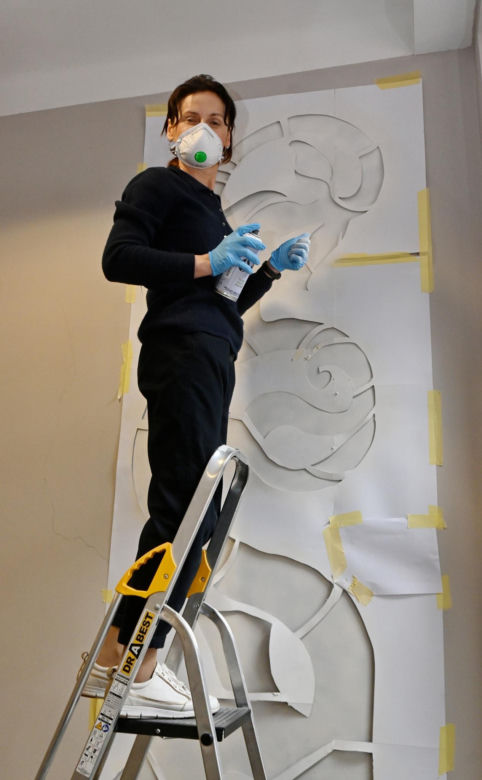 Uczniowie ZSP nr 1 stworzyli mural na ścianach szkoły. Grafika przedstawia patrona placówki