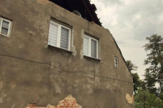 Armagedon nad Polską! Ponad tysiąc interwencji strażaków, zalany szpital i zerwane dachy. Są ranni!