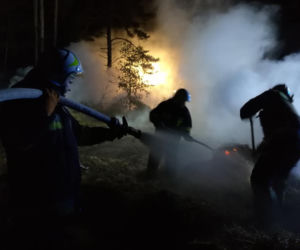 Sokólscy policjanci zatrzymali 50-latka podejrzanego o podpalenie 70 bel słomy na terenie gminy Suchowola