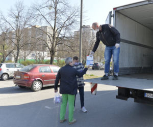 Przekazali sprzęt ochronny wart 100 tys. zł. szpitalowi Bródnowskiemu. 