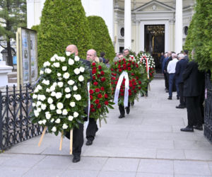 Zaskoczenie, kto przyszedł na pogrzeb Andrzeja Olechowskiego. Wielki gwiazdor TVN i polscy miliarderzy