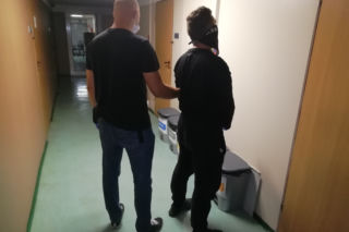 Radomsko. 19-latek STRZELAŁ z auta DO ROWERZYSTY. Kiedy rozpoczęły się jego poszukiwania, sam zgłosił się na policję