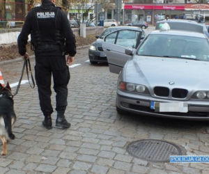 Kradzionym BMW pod wpływem narkotyków