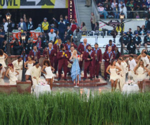 Halftime show na Super Bowl 2026: Bad Bunny, Lady Gaga, Pedro Pascal, Cardi B, John Bon Jovi i smaczki polityczne