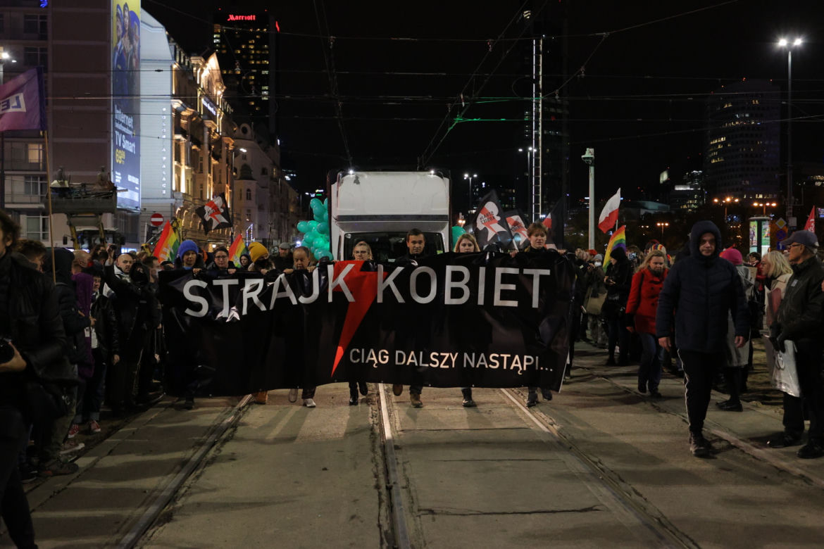 Strajk Kobiet w Warszawie. Tłumy znów wychodzą na ulice