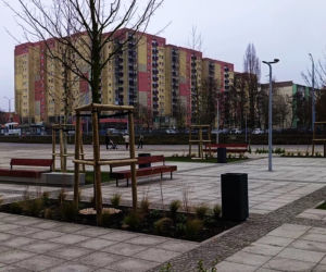 Plac przed Netto Areną po przebudowie