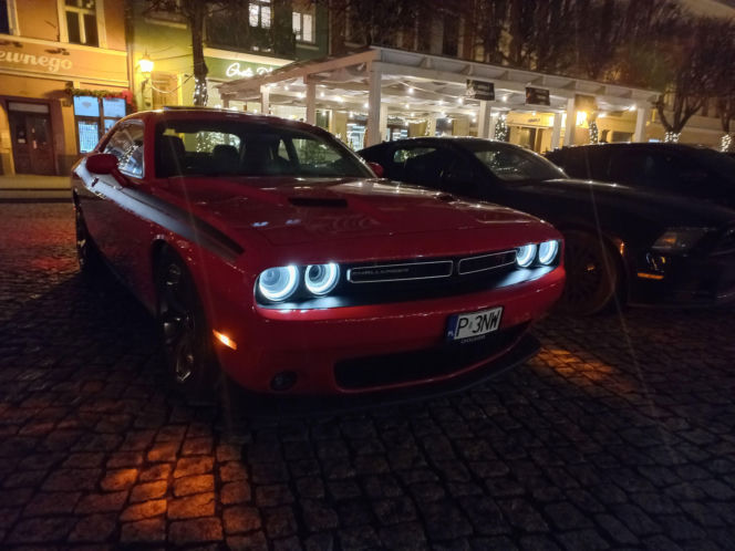 Świąteczny Zlot Amerykańskich Samochodów na Rynku w Lesznie