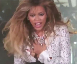 Co za WPADKA! Beyonce pokazała piersi na koncercie!