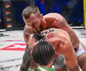 XTB KSW 121. Potężny cios w krocze, trybuny zamarły!