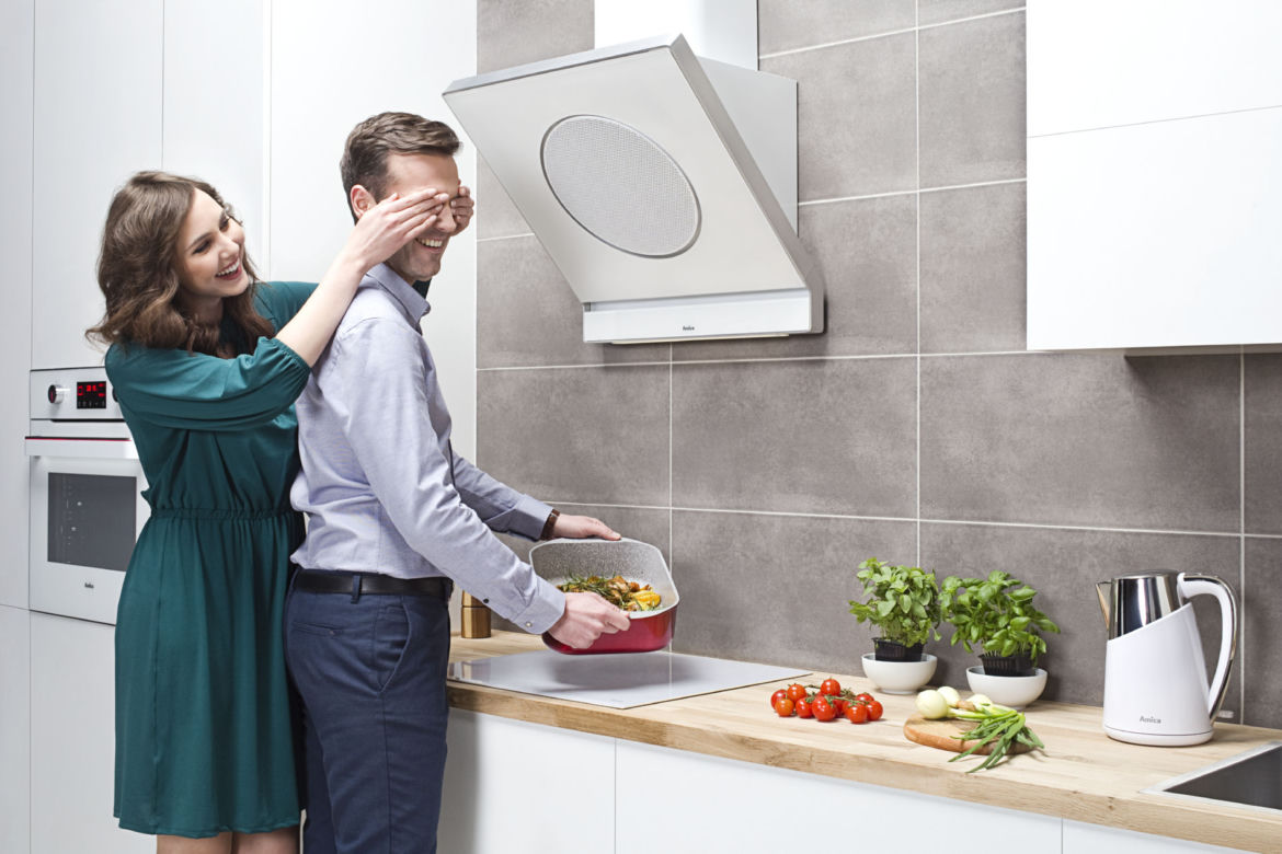 Funkcjonalna elegancja. Biała płyta indukcyjna AMICA PI6144S4WSU