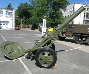 Uczniowie bydgoskie samochodówki zakasali rękawy i odnowili moździerz z 1943 roku! [ZDJĘCIA]