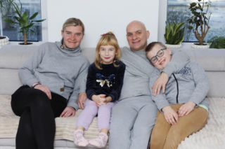 Powódź zabrała im wszystko, a teraz znów są w domu! Ogromna radość u rodziny Lubczyńskich. „To będą cudowne święta”