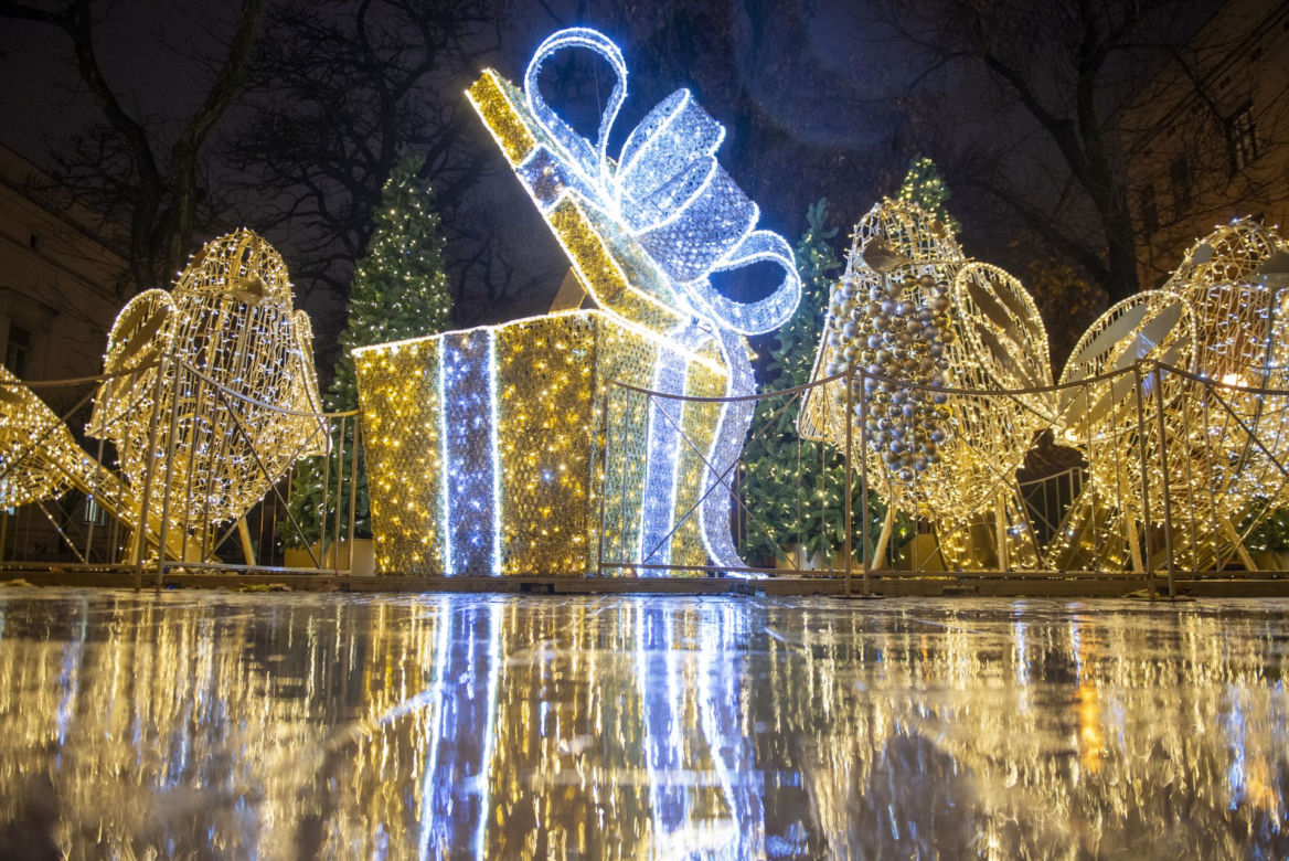 Świąteczne iluminacje robią w Łodzi klimat, Piotrkowska