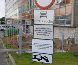 Absurd w Jarosławiu . Największe firmy nie mogą się dogadać -przejście przez drogę kosztuje 15 groszy