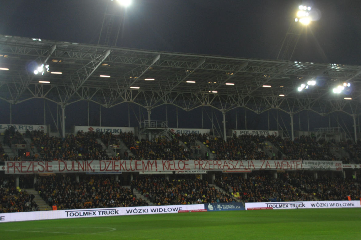 Korona Kielce - Legia Warszawa. Zdjęcia kibiców na Suzuki Arenie