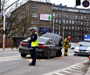 Emeryt rozbił luksusowe BMW za setki tysiecy zł!