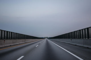 Jazda pod prąd na S1. Co grozi kierowcy za niebezpieczny manewr?